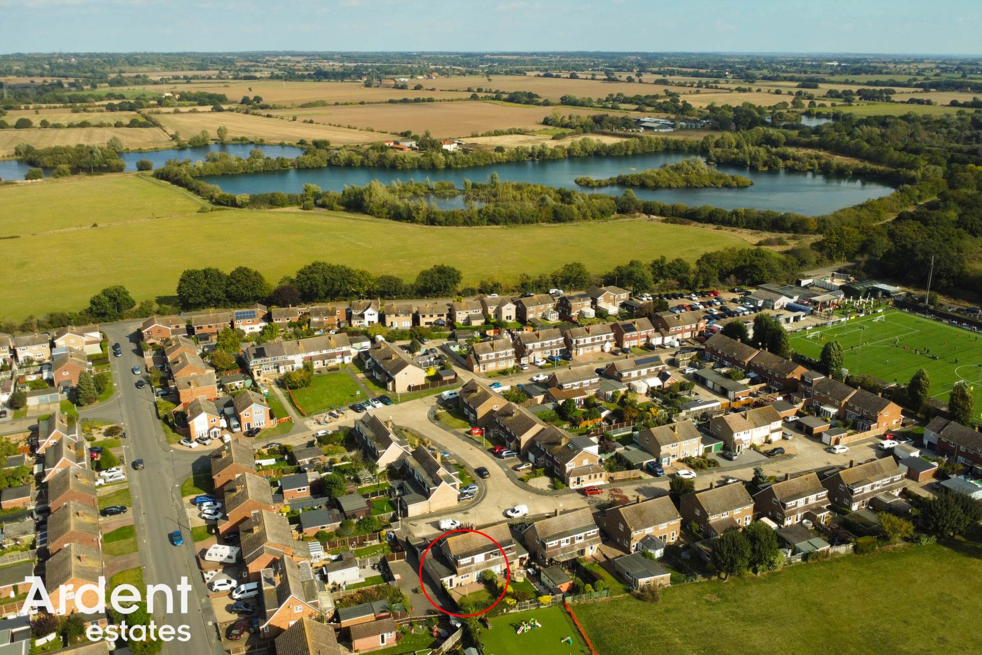 Photo 3 of Larch Walk, Heybridge